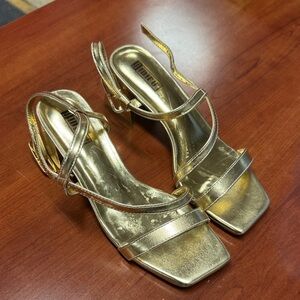 Idifu gold metallic block heels size 7 // 010114